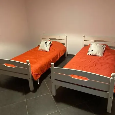 Holiday home 6 Pers, Piscine Chauffee Pres De Sarlat Saint-Cybranet