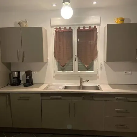 6 Pers, Piscine Chauffee Pres De Sarlat Holiday home